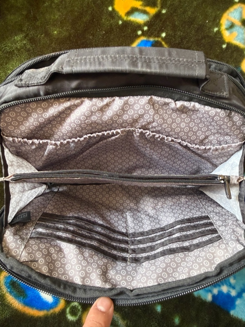 Black Men's Crossbody Shoulder Bag - Picture 13 of 14
